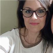 Mi chiamo Maria Teresa, 39 anni. Insegno alle scuole medie e ho diversi anni di esperienza. Sono solare, paziente, dolce, seria e professionale